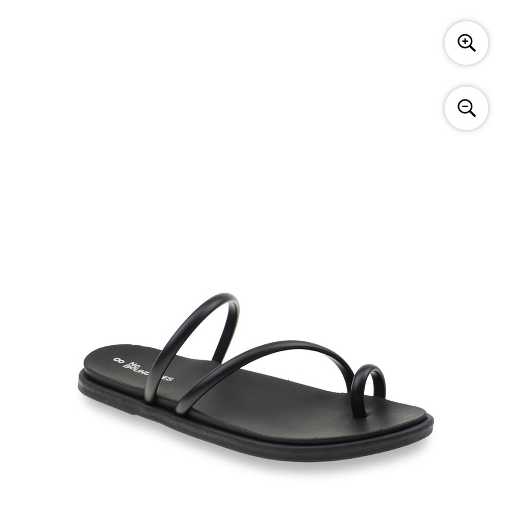No Boundaries strappy footbed sandals size 8 black, new with tags